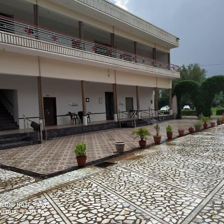 Goyal Bhawan Hotel Khatu Bagian luar foto