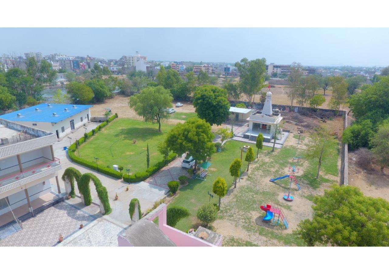 Goyal Bhawan Hotel Khatu Bagian luar foto