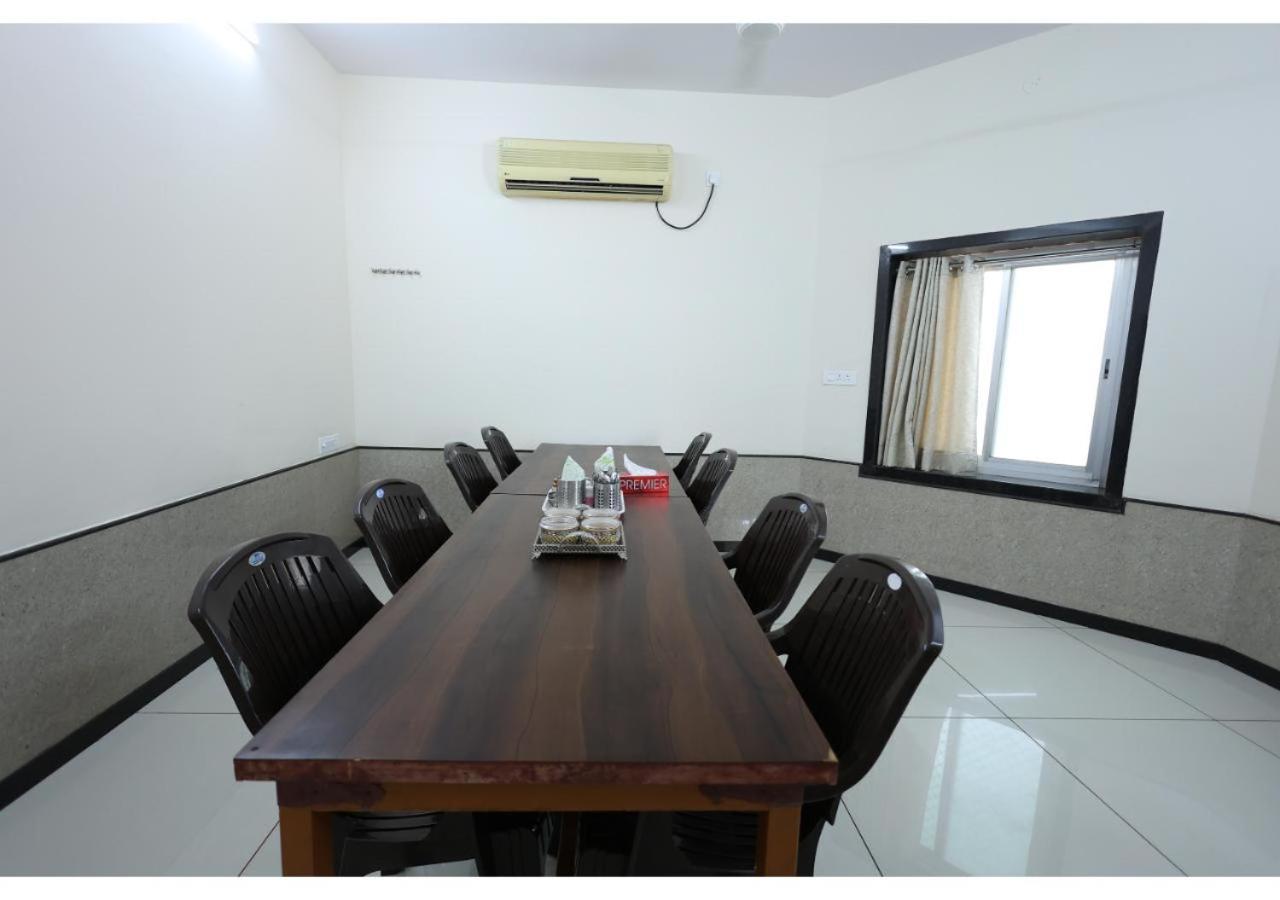 Goyal Bhawan Hotel Khatu Bagian luar foto