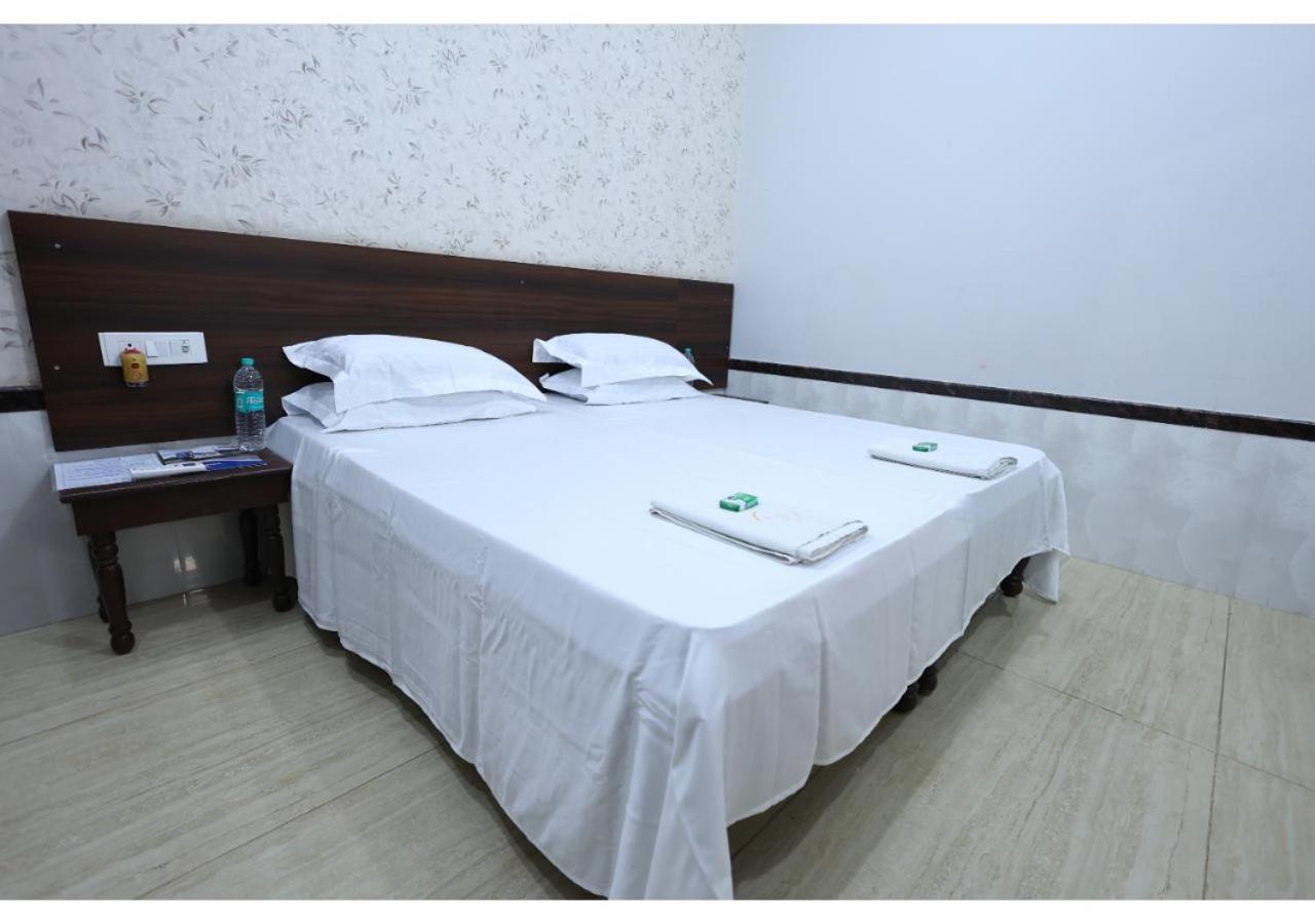 Goyal Bhawan Hotel Khatu Bagian luar foto